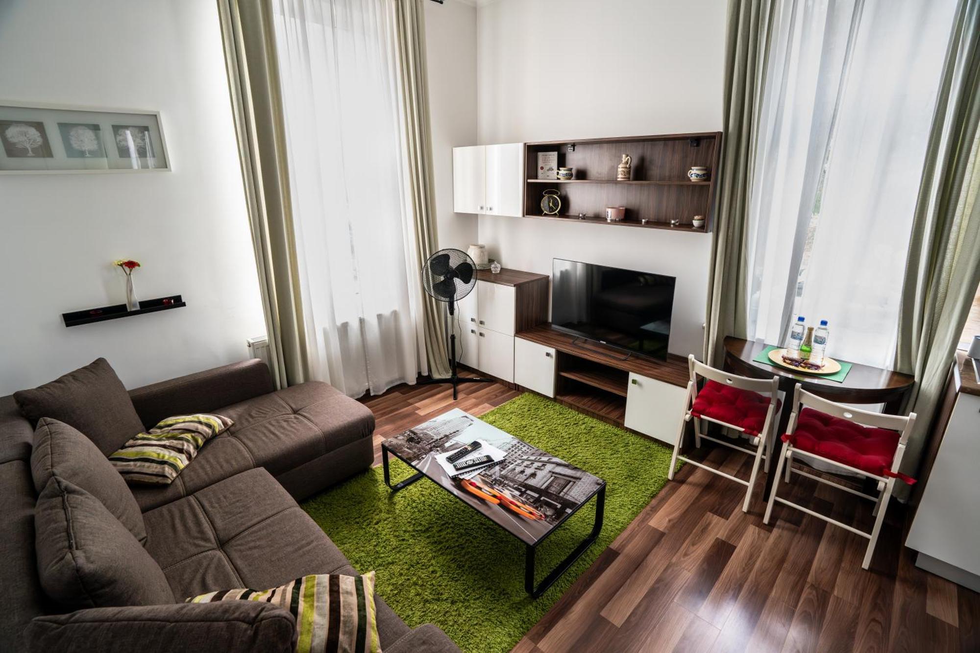 Downtown Central University Apartament - Cal1 บูคาเรสต์ ภายนอก รูปภาพ